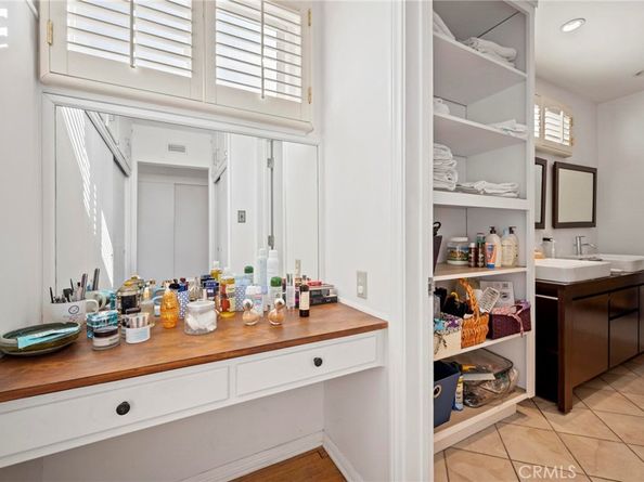 5212 Reynier Avenue, Los Angeles CA 90056