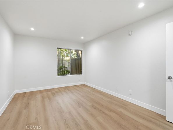 15511 Sherman Way 19, Van Nuys CA 91406