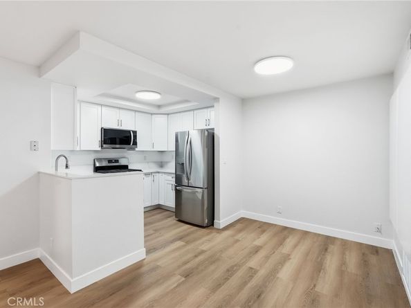 15511 Sherman Way 19, Van Nuys CA 91406