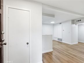 15511 Sherman Way 19, Van Nuys CA 91406