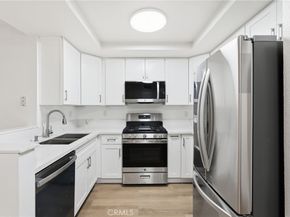 15511 Sherman Way 19, Van Nuys CA 91406