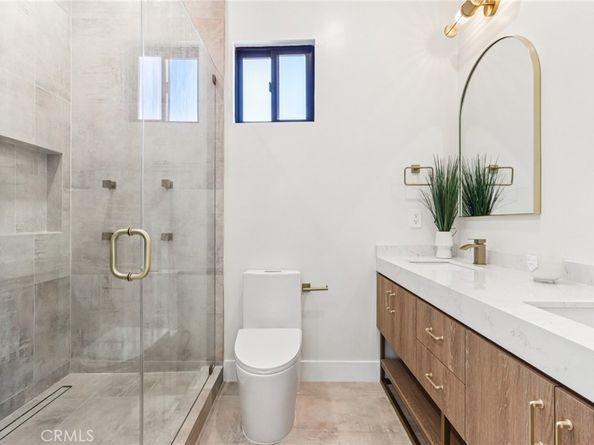 8006 Lloyd Avenue, North Hollywood CA 91605