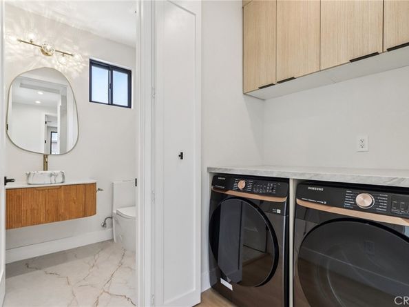 8006 Lloyd Avenue, North Hollywood CA 91605