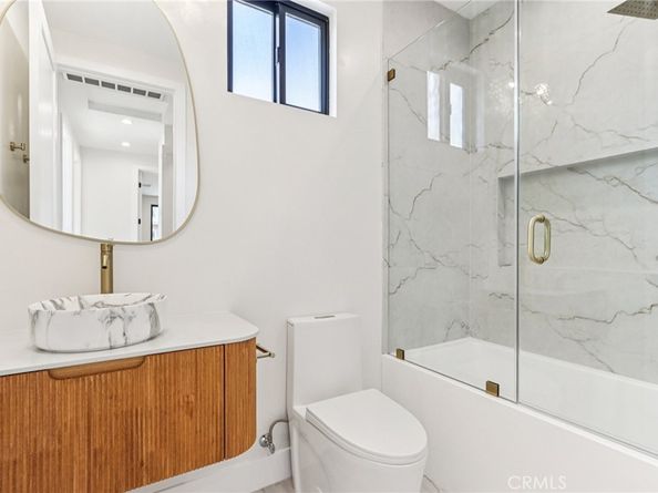 8006 Lloyd Avenue, North Hollywood CA 91605