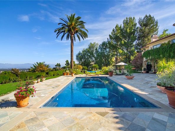 18933 La Montana Place, Tarzana CA 91356