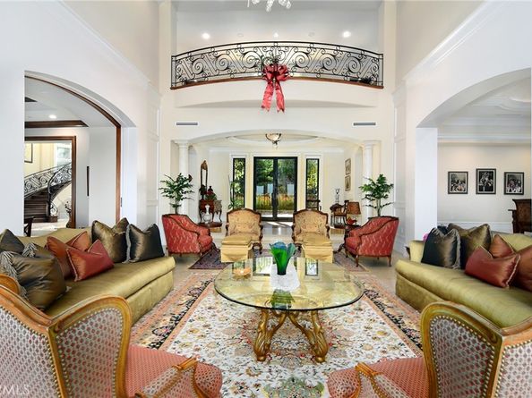 18933 La Montana Place, Tarzana CA 91356