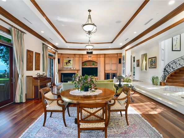 18933 La Montana Place, Tarzana CA 91356