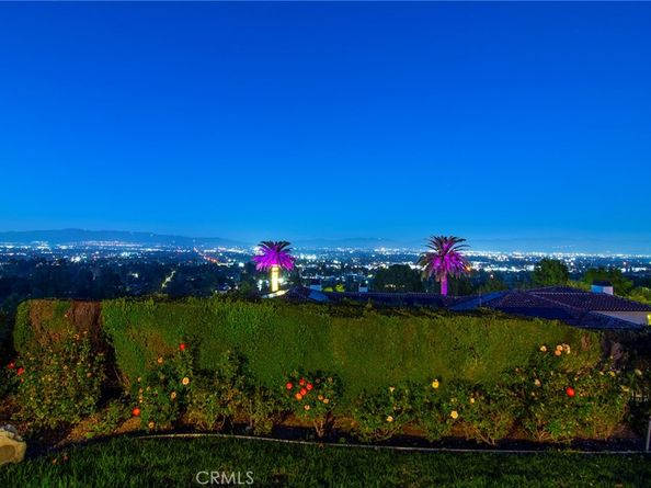 18933 La Montana Place, Tarzana CA 91356