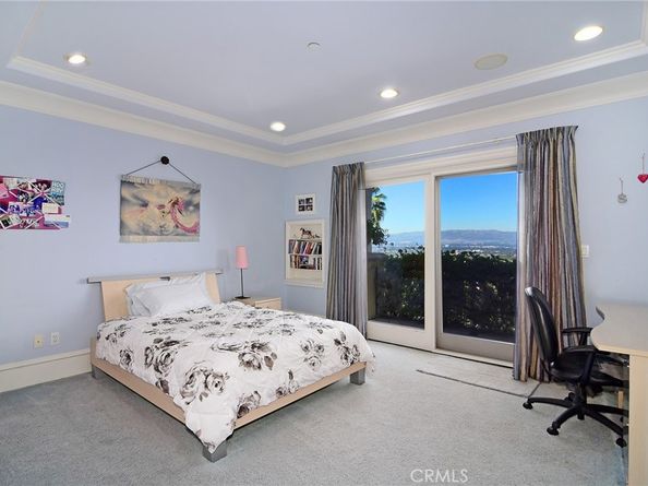 18933 La Montana Place, Tarzana CA 91356