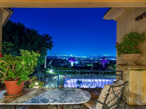 18933 La Montana Place, Tarzana CA 91356