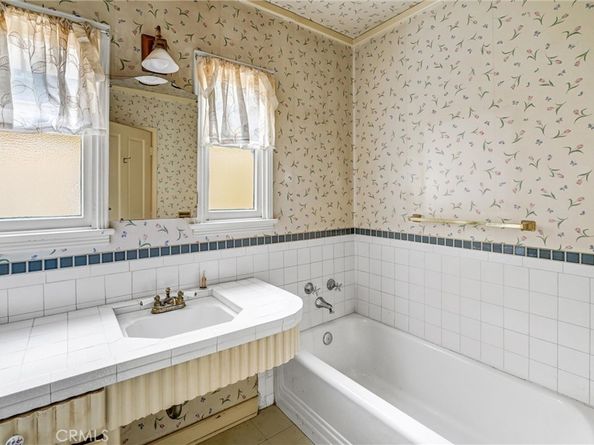 2832 Washington, Santa Monica CA 90403