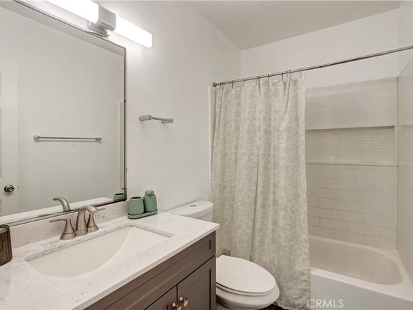 7809 N Via Foggia, Burbank CA 91504