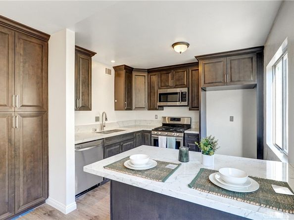 7809 N Via Foggia, Burbank CA 91504