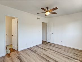 7809 N Via Foggia, Burbank CA 91504