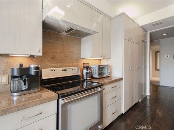 4949 Genesta Avenue 308, Encino CA 91316