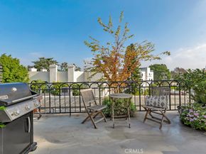 4444 Moorpark Way 201, Toluca Lake CA 91602