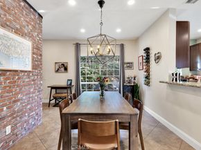 4444 Moorpark Way 201, Toluca Lake CA 91602