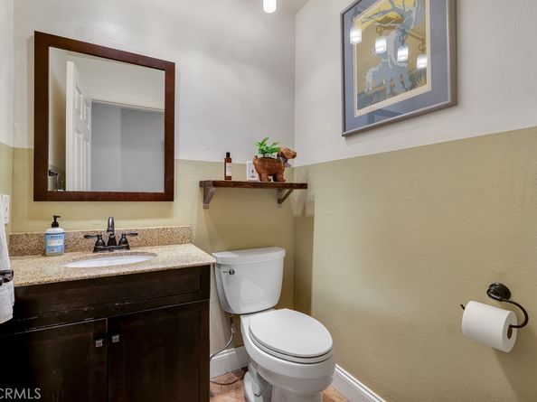 4444 Moorpark Way 201, Toluca Lake CA 91602