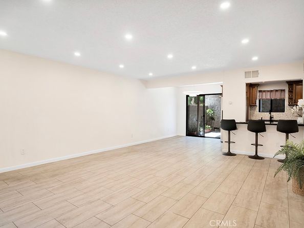 9635 Sepulveda Boulevard 1, North Hills CA 91343