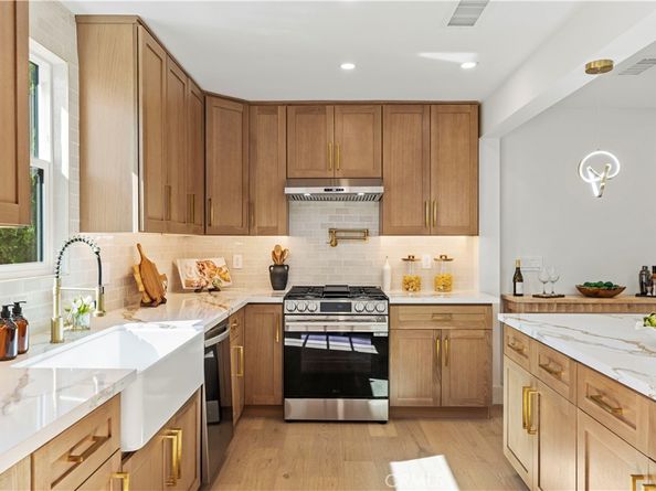 18729 Sunburst Street, Northridge CA 91324