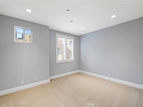 5350 N Sepulveda Boulevard 15, Sherman Oaks CA 91411