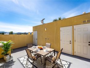 5350 N Sepulveda Boulevard 15, Sherman Oaks CA 91411