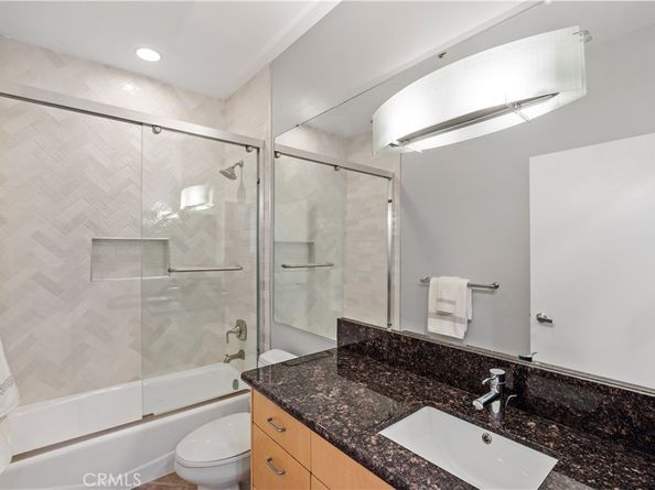 5350 N Sepulveda Boulevard 15, Sherman Oaks CA 91411