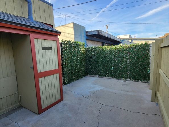 1105 Cherry Ave, Long Beach CA 90813