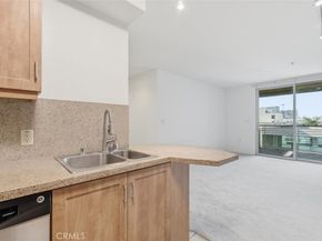 267 S San Pedro 315, Los Angeles CA 90012