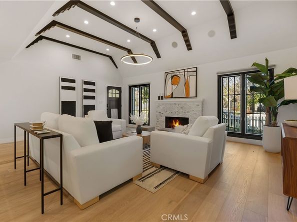 846 S Cloverdale, Los Angeles CA 90036