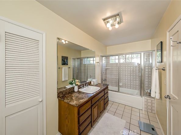 1042 E Tujunga, Burbank CA 91501