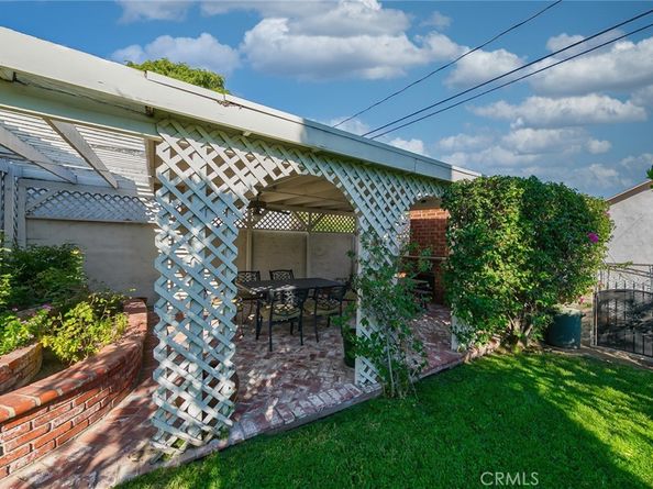 1042 E Tujunga, Burbank CA 91501