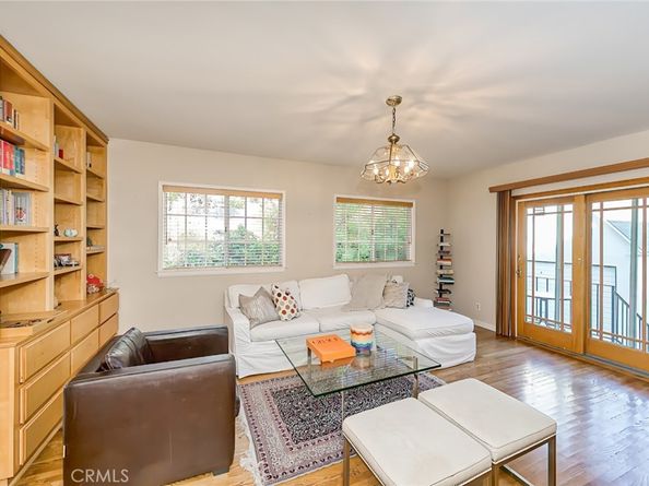 1042 E Tujunga, Burbank CA 91501