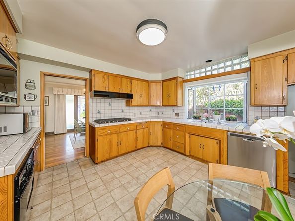 1042 E Tujunga, Burbank CA 91501