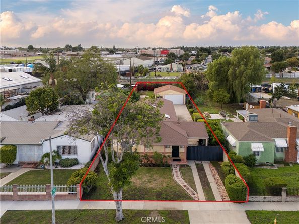 12623 S Slater, Compton CA 90222