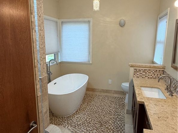 4360 Le Bourget, Culver City CA 90232