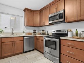 930 3rd Street 106, Santa Monica CA 90403