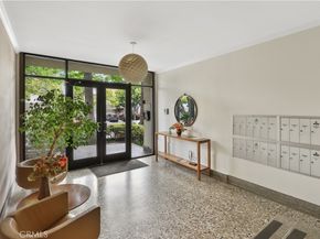 930 3rd Street 106, Santa Monica CA 90403