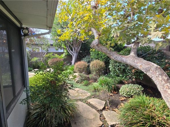 1821 N College Place, Long Beach CA 90815