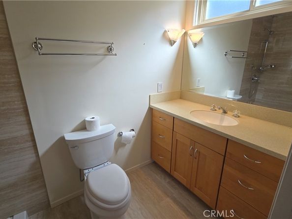 1821 N College Place, Long Beach CA 90815