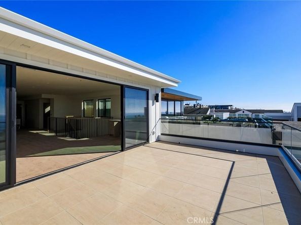 213 Bayview Drive, Manhattan Beach CA 90266