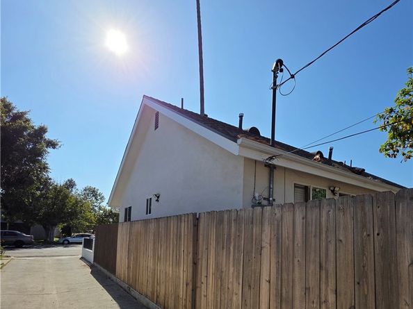 1046 N Banning Boulevard, Wilmington CA 90744