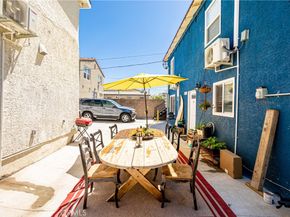 1035 S Catalina Street, Los Angeles CA 90006