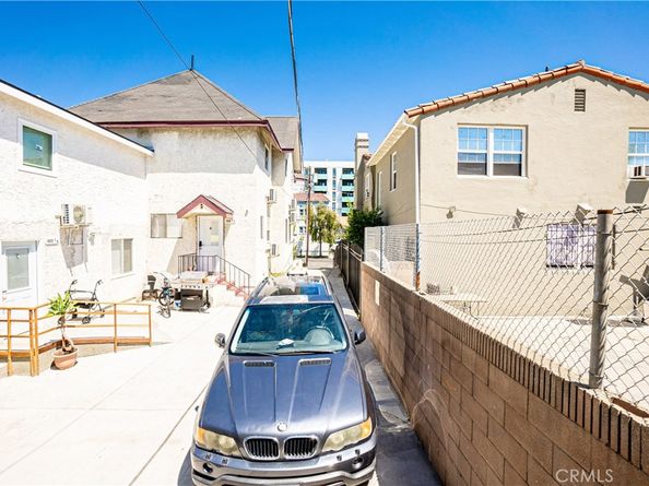 1035 S Catalina Street, Los Angeles CA 90006