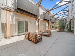 527 Molino Street 213, Los Angeles CA 90013