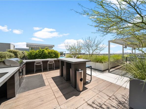 527 Molino Street 213, Los Angeles CA 90013