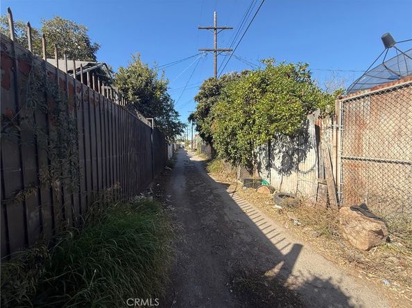 860 W 54th, Los Angeles CA 90037