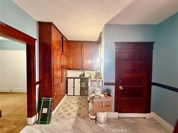 860 W 54th, Los Angeles CA 90037