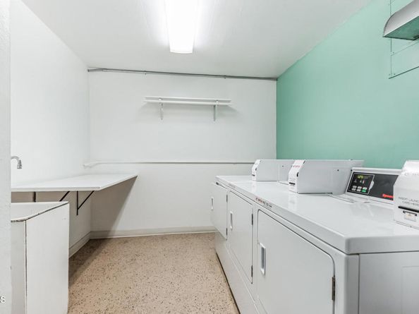 5585 E Pacific Coast Highway 132, Long Beach CA 90804