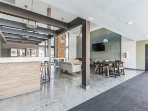 5585 E Pacific Coast Highway 132, Long Beach CA 90804